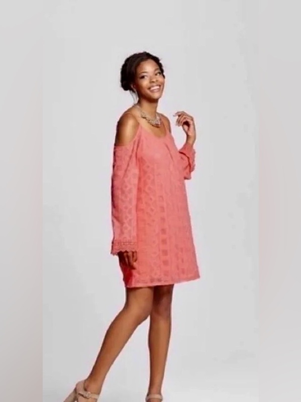 🌸✨ Xhilaration Peach Lace Cold-Shoulder Dress – Size L ✨🌸